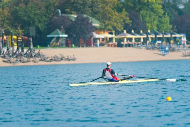Sporcu kürek tek kürek