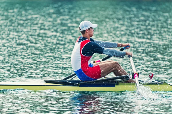 Scull único deporte remo —  Fotos de Stock