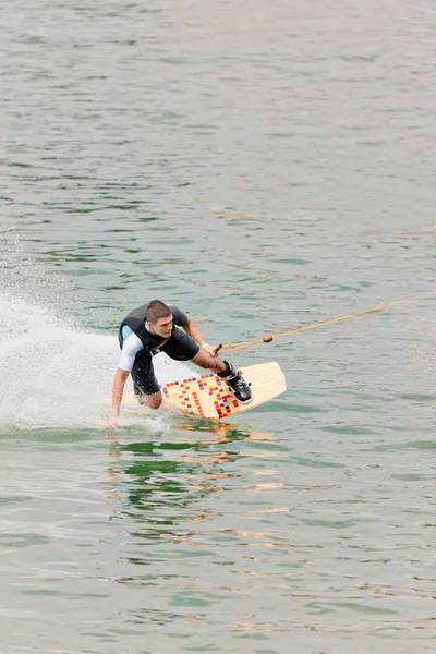 Wakeboarder a alta velocidad — Foto de Stock