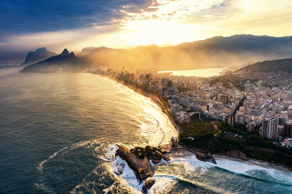 Закат в Рио-де-Жанейро — стоковое фото