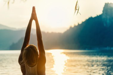 Sun Salutation pratik kadın