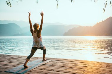 Sun Salutation Yoga pratik kadın
