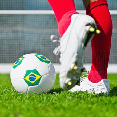 Futbol forvet tekme topu 