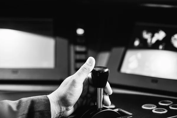 Conductor de tren en cabina de control — Foto de Stock