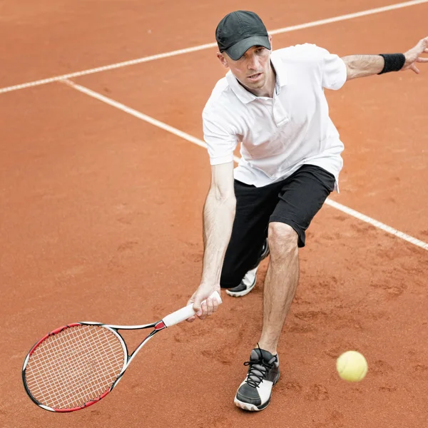 Jugador de tenis durante el partido —  Fotos de Stock