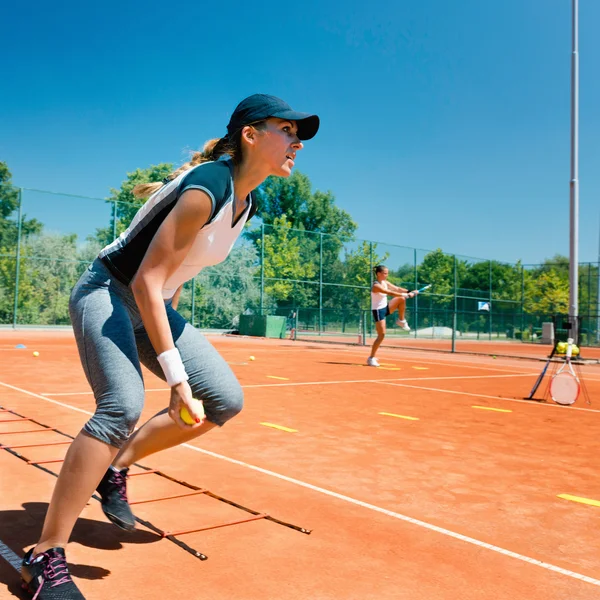 Entrenamiento de tenis cardiovascular —  Fotos de Stock