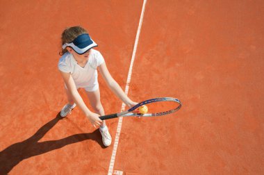 Tenis oyuncusu Hizmete Hazırlanıyor