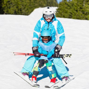  little boy at ski lesson clipart