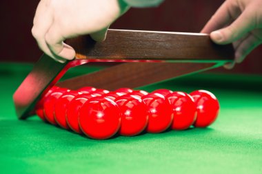 Bilardo topları raf