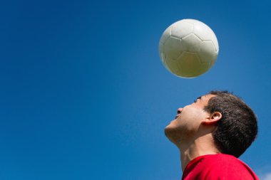 Futbolcu ile topu Merkez over