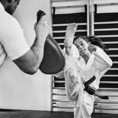 Kız Tae kwon do eğitim 