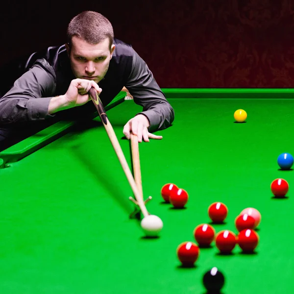 Professioneller Snookerspieler — Stockfoto