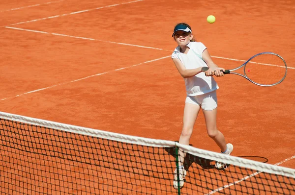 Jovem jogadora de tênis — Fotografia de Stock