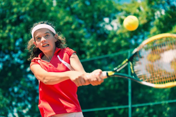 ジュニア テニス プレーヤー — ストック写真