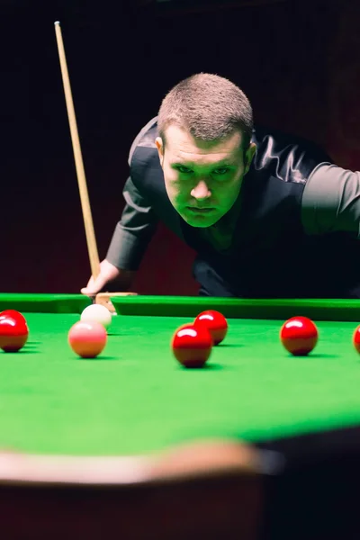 Jogador profissional de snooker — Fotografia de Stock