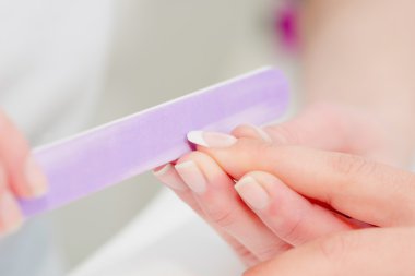 Çivi tampon kullanarak 