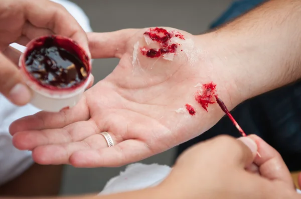 Creating realistic hand injuries — Stock Photo, Image