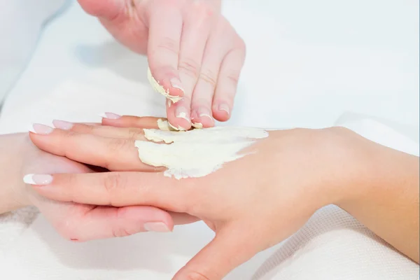 Hand hud skönhetsbehandling — Stockfoto