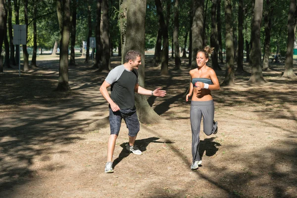 Vrouwelijke lopende afwerking — Stockfoto