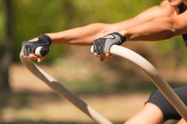 kürek makine üzerinde çalışma dışarı atlet