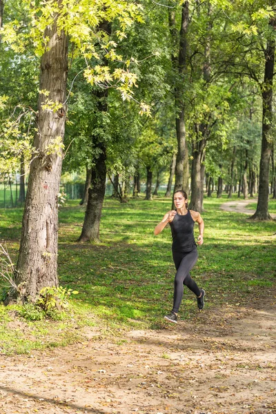 Sportler joggen im Freien — Stockfoto