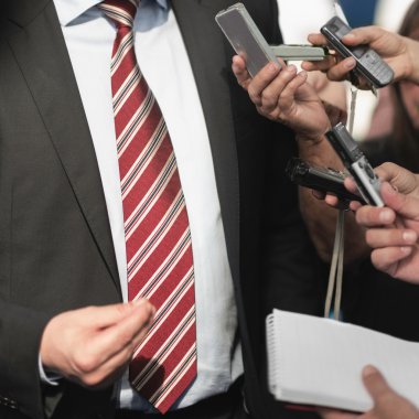 gazeteciler mülakat politikacı