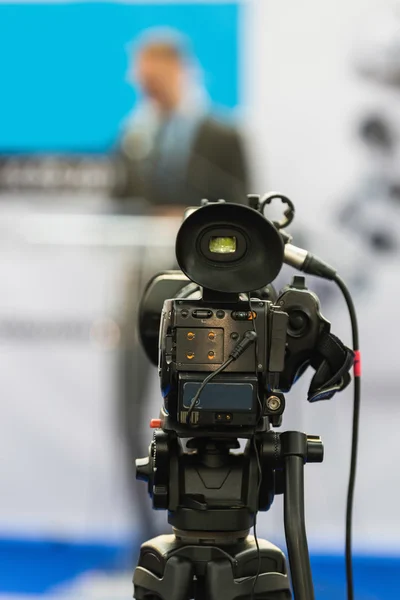 Videocámara en conferencia de prensa — Foto de Stock