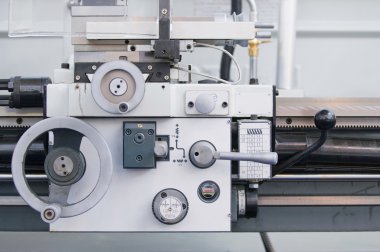 Evrensel dönen makine