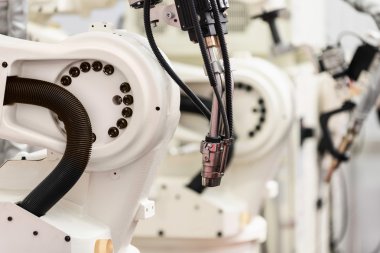 Robot kaynak makinesi