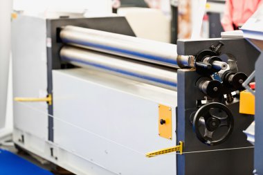 Plaka bükme makinesi