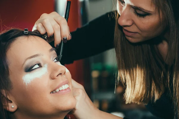 Maquillaje sombras de ojos —  Fotos de Stock