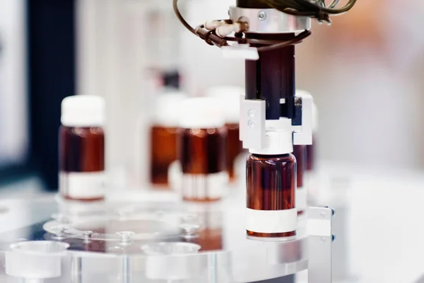 Pharmaceutical production line — Stock Photo, Image