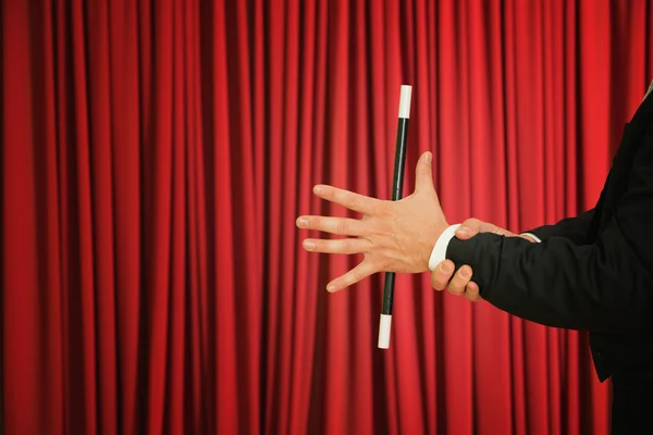 Simple trick with magic wand — Stock Photo, Image