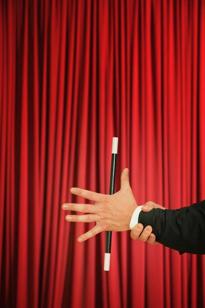 Magician performing trick — Stock Photo, Image