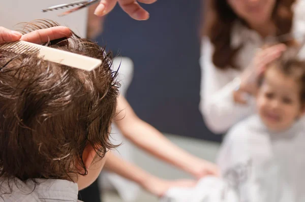 Friseur für kleine Kinder — Stockfoto
