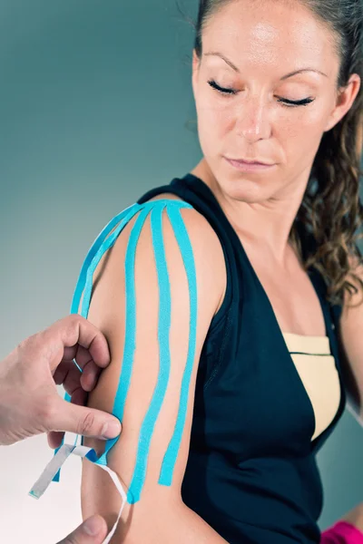 Tratamento terapêutico do ombro — Fotografia de Stock