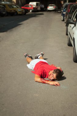 Çocuk araba kazasında sonra kırık kol ile