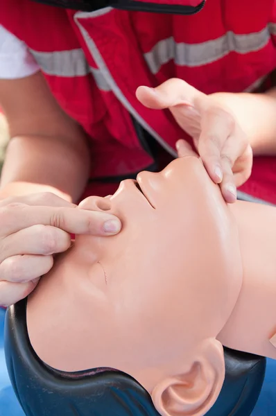 Cardiopulmonale reanimatie praktijk — Stockfoto