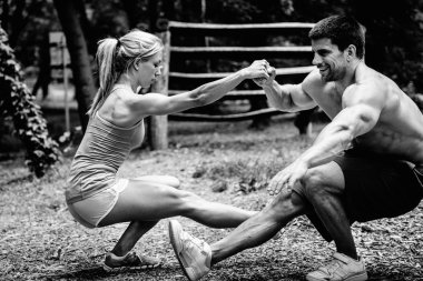Crossfit çift tabanca ağız kavgası yapıyor