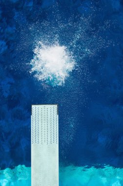 Sıçrama tahtası dalış yukarıdan