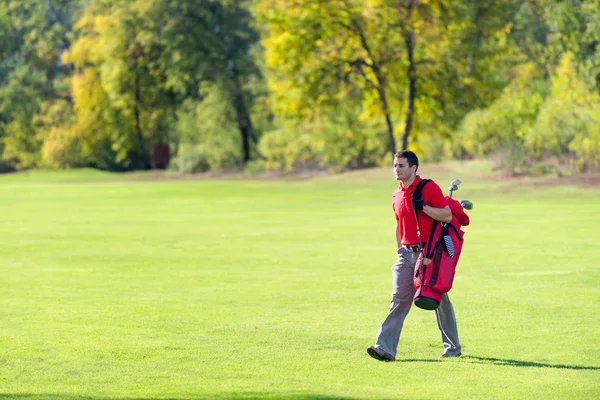 Golfista no Campo de Golfe — Fotografia de Stock