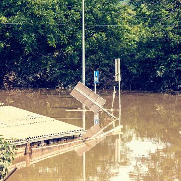 Вулиця у висхідній воді — стокове фото