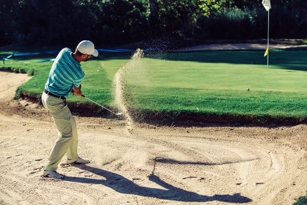 นักกอล์ฟในกับดักทราย — ภาพถ่ายสต็อก