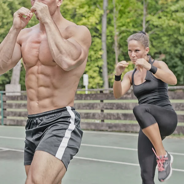 Idrottare under på tae bo träning — Stockfoto