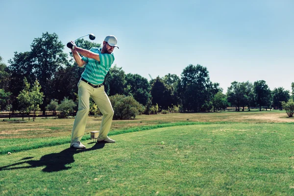  golfçü sürücüsüyle kolyesi