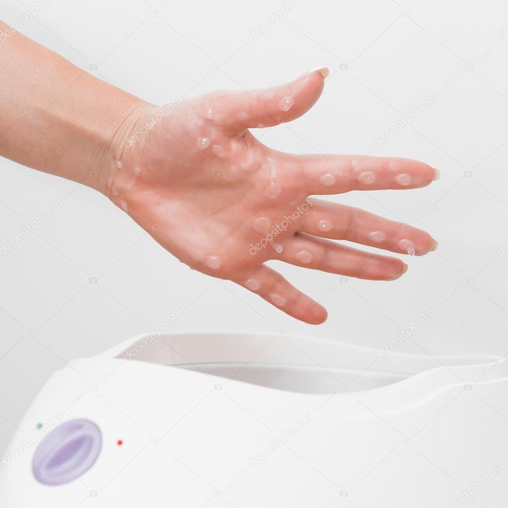 Images paraffin wax bath Paraffin wax bath treatment — Stock Photo
