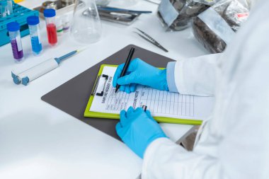 Organik Sertifika Laboratuvarı. Laboratuvarda Organik Sertifika Prosedürü Dolduruluyor