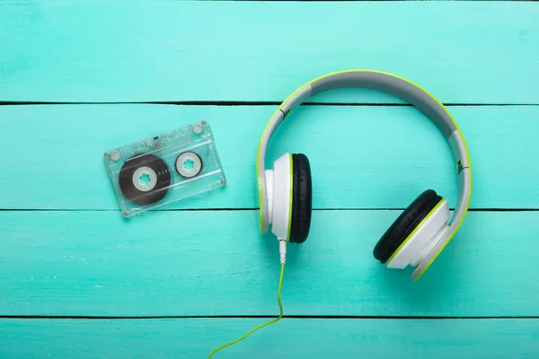 Casque Stéréo Avec Cassette Audio Sur Table Bois Bleu Amoureux — Photo