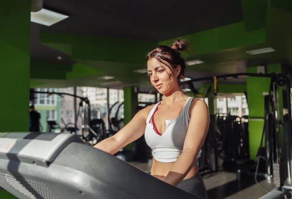Cheerful Slim Fit Woman Sportswear Treadmill Gym — Stock Photo, Image