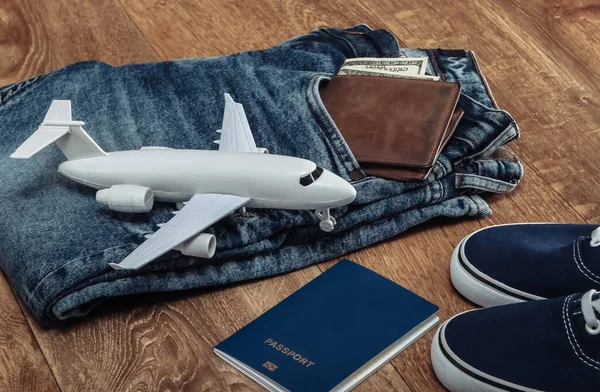 Concepto Viaje Turismo Jeans Bolso Con Billetes Cien Dólares Pasaporte — Foto de Stock